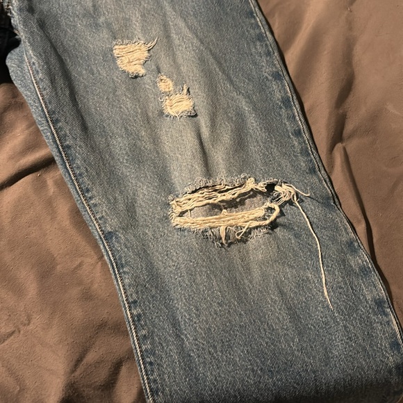 Women Levi’s 501 distressed jeans W33 - Picture 2 of 4
